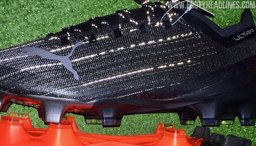 Puma flyknit best sale football boots